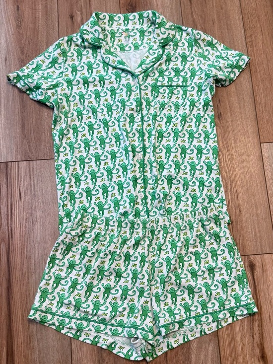 Roller Rabbit Other - Roller Rabbit Emerald Monkey Print Short Pajama Romper